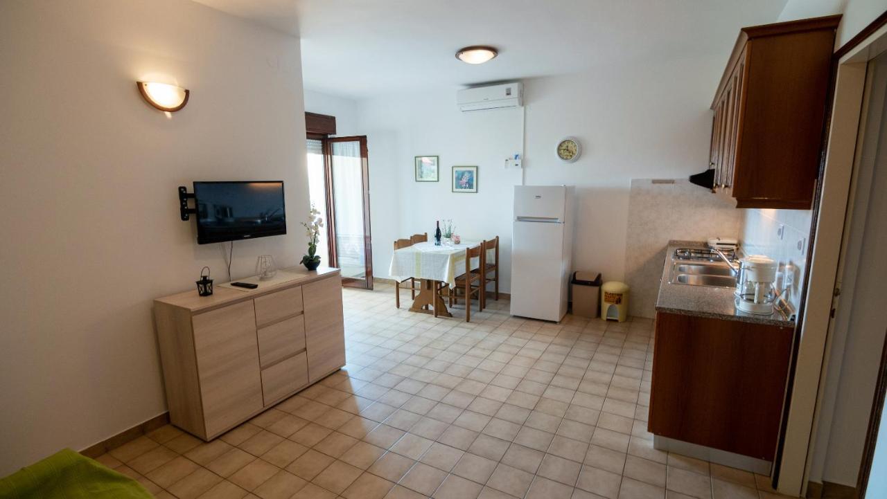 Apartments Dokovic Barbat na Rabu Kültér fotó